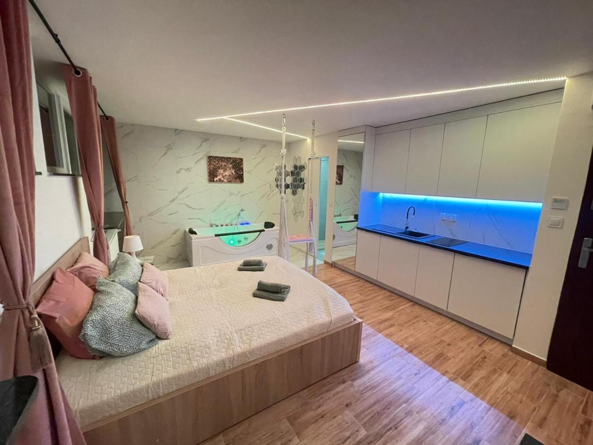Yourapart Jacuzzi Przy Zamku Krolewskim Warsaw Exterior photo